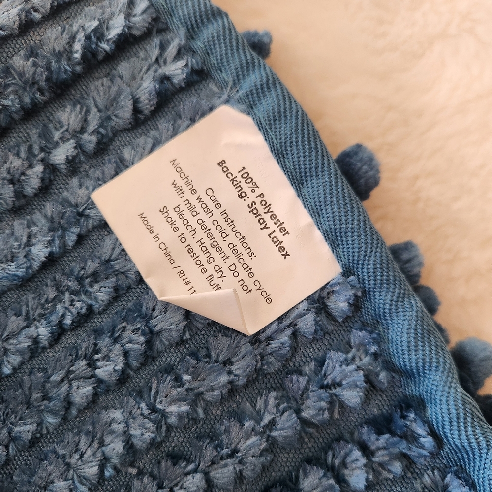 🆕️Chenille Bath Rug - Picture 9 of 9